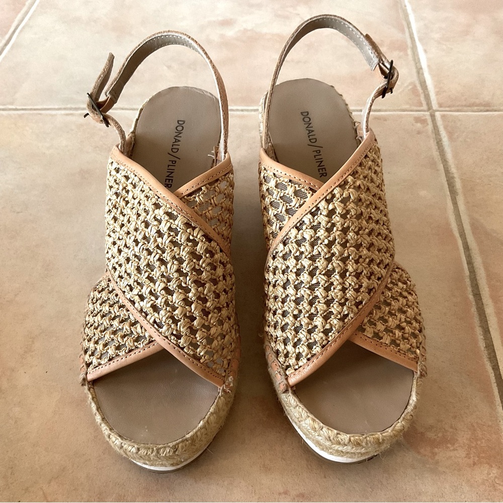 Donald J Pliner Woven Espadrille - Size 9